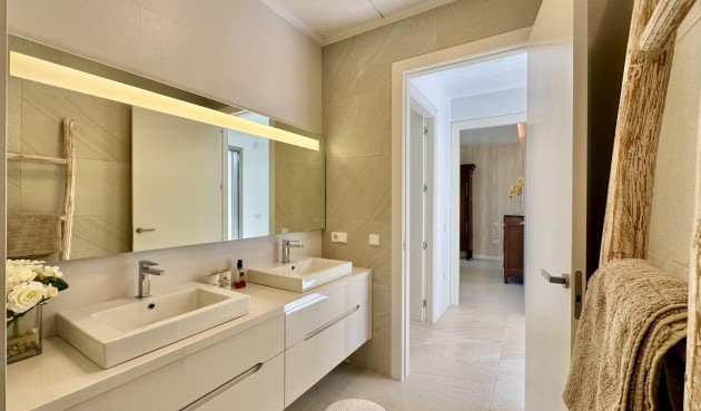 Resale - Villa -
Orihuela - Las Colinas Golf