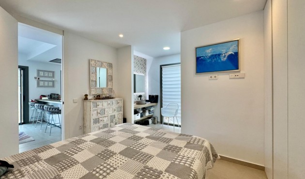 Resale - Villa -
San Miguel de Salinas - Blue Lagoon - Galán
