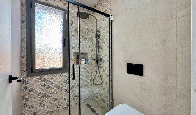 Resale - Villa -
San Miguel de Salinas - Blue Lagoon - Galán