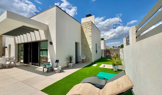 Resale - Villa -
San Miguel de Salinas - Blue Lagoon - Galán