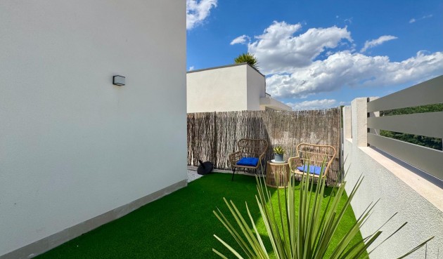 Resale - Villa -
San Miguel de Salinas - Blue Lagoon - Galán