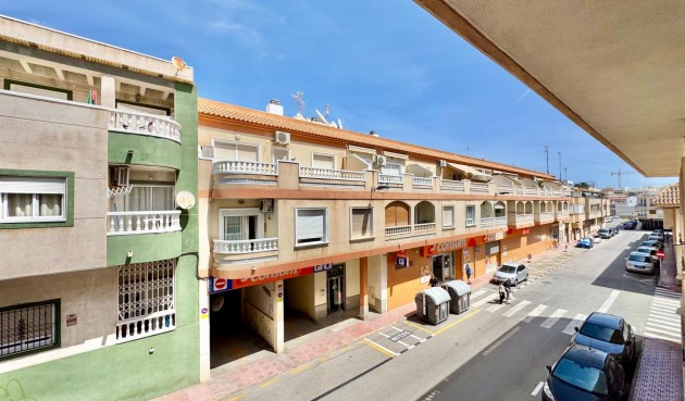 Resale - Apartment -
Torrevieja - Centro