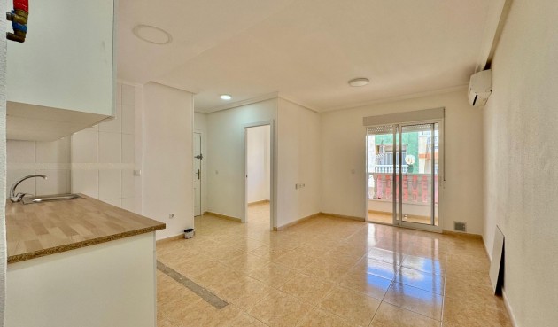 Resale - Apartment -
Torrevieja - Centro
