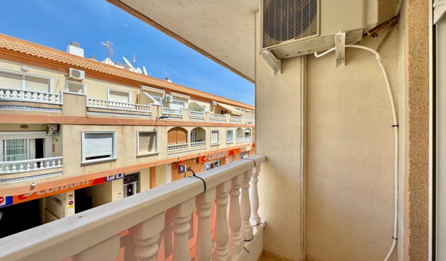 Resale - Apartment -
Torrevieja - Centro