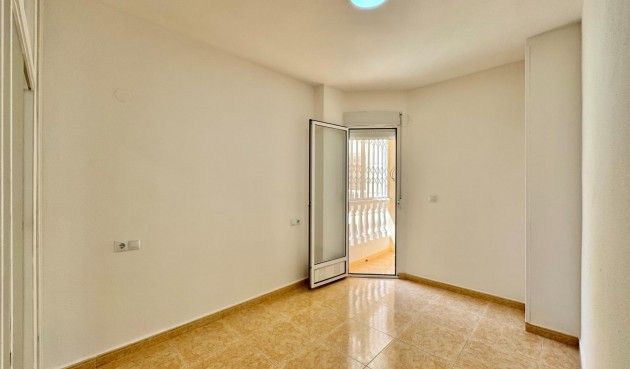 Resale - Apartment -
Torrevieja - Centro