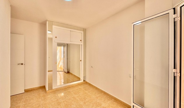 Resale - Apartment -
Torrevieja - Centro