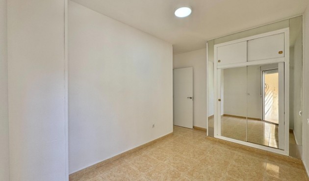Resale - Apartment -
Torrevieja - Centro