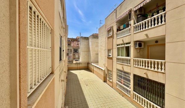 Resale - Apartment -
Torrevieja - Centro
