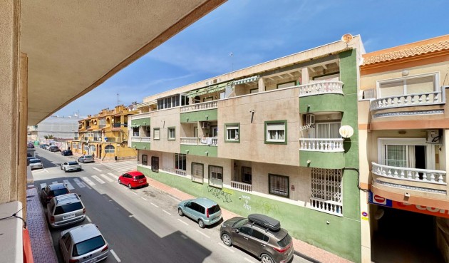 Resale - Apartment -
Torrevieja - Centro