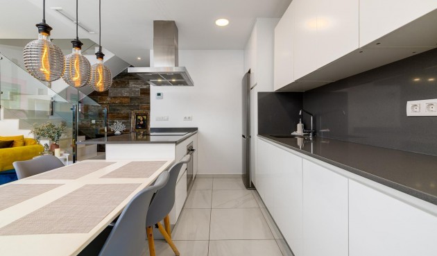 Brukt - Villa -
Villamartin - Orihuela Costa