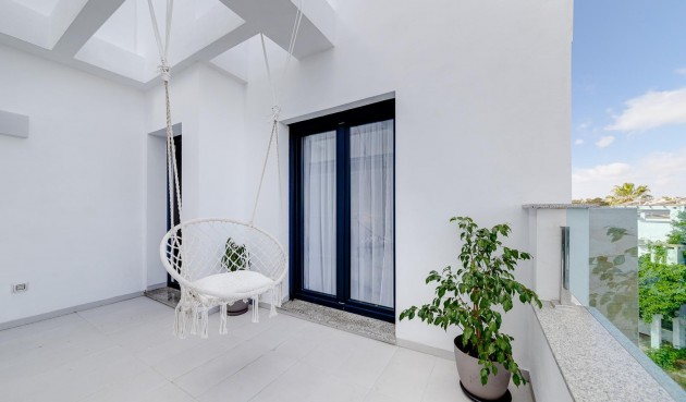 Brukt - Villa -
Villamartin - Orihuela Costa