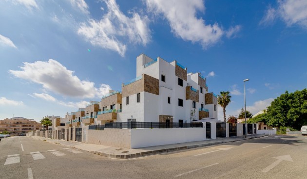 Brukt - Villa -
Villamartin - Orihuela Costa