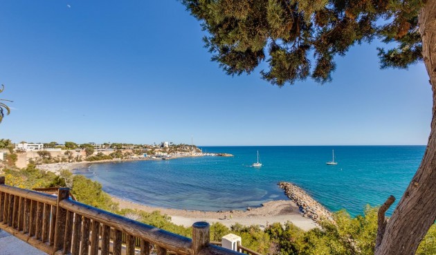 Brukt - Villa -
Villamartin - Orihuela Costa