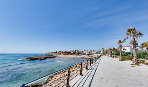 Brukt - Villa -
Villamartin - Orihuela Costa