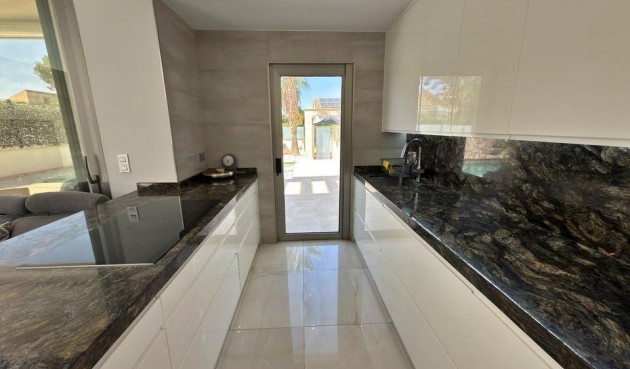 Återförsäljning - Villa -
Orihuela Costa - Villamartín