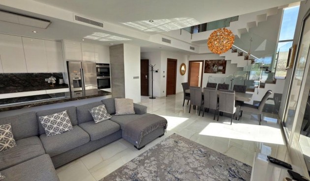 Återförsäljning - Villa -
Orihuela Costa - Villamartín