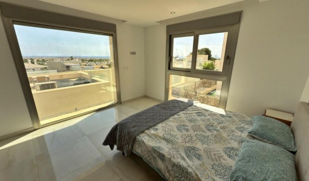 Återförsäljning - Villa -
Orihuela Costa - Villamartín