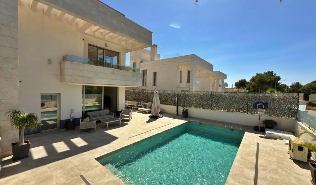 Återförsäljning - Villa -
Orihuela Costa - Villamartín