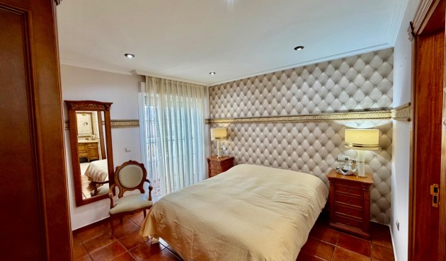 Resale - Town House -
Orihuela Costa - La Zenia