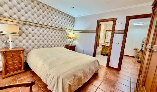 Resale - Town House -
Orihuela Costa - La Zenia
