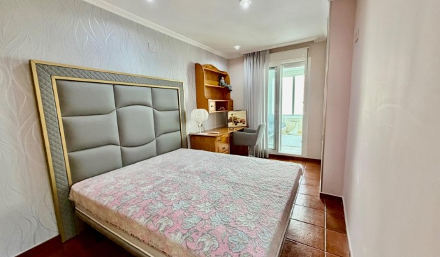 Resale - Town House -
Orihuela Costa - La Zenia