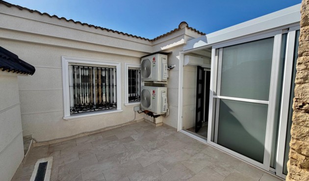 Resale - Town House -
Orihuela Costa - La Zenia