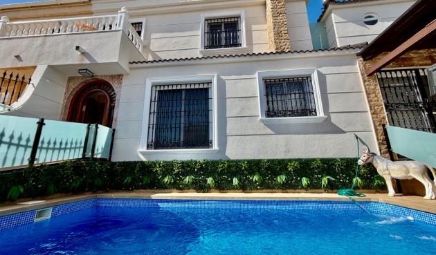 Resale - Town House -
Orihuela Costa - La Zenia