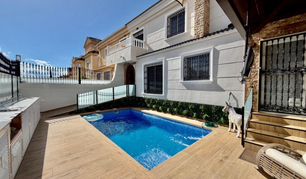 Resale - Town House -
Orihuela Costa - La Zenia