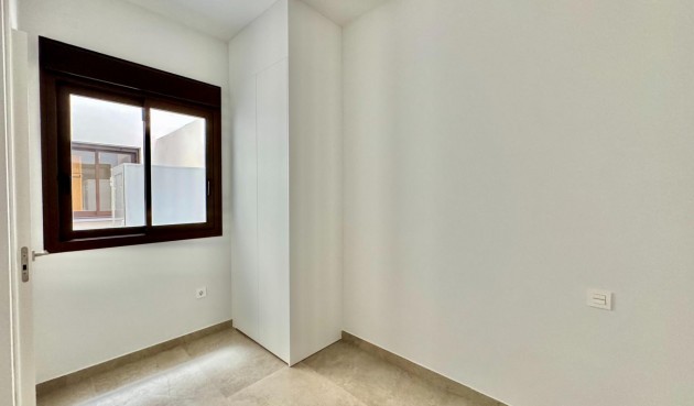 Resale - Apartment -
Torrevieja - Habaneras