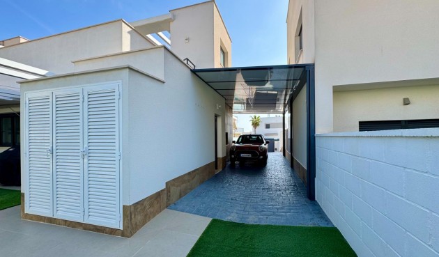 Resale - Villa -
San Miguel de Salinas - Bellavista