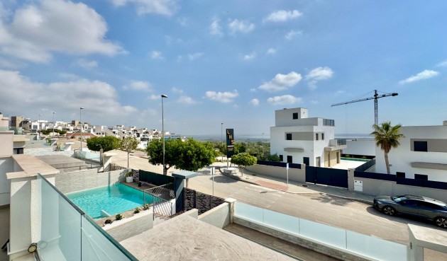 Resale - Villa -
San Miguel de Salinas - Bellavista