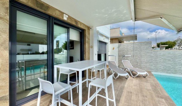 Resale - Villa -
San Miguel de Salinas - Bellavista