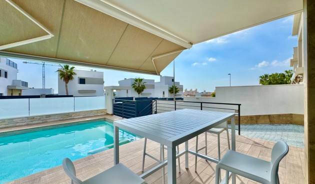 Resale - Villa -
San Miguel de Salinas - Bellavista
