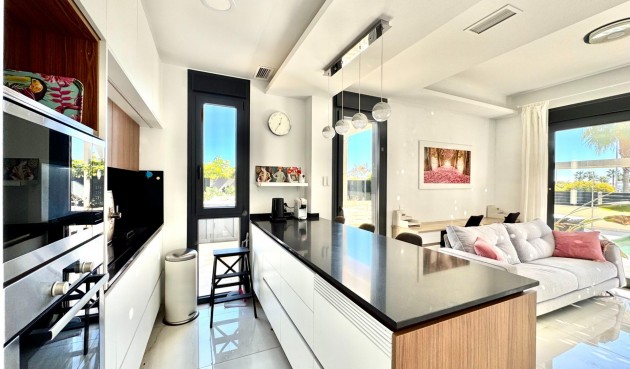 Resale - Villa -
Orihuela Costa - Lomas de Cabo Roig