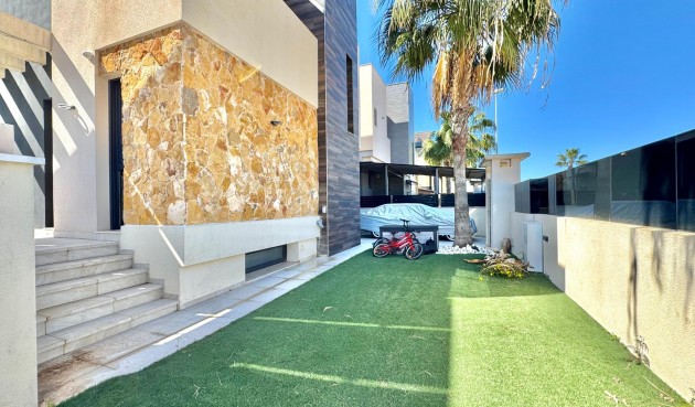 Resale - Villa -
Orihuela Costa - Lomas de Cabo Roig