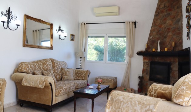 Återförsäljning - Villa -
Orba - Inland