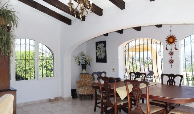 Återförsäljning - Villa -
Orba - Inland