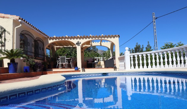 Återförsäljning - Villa -
Orba - Inland