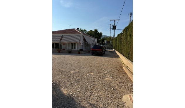 Resale - Villa -
Albatera - Partida Lomas