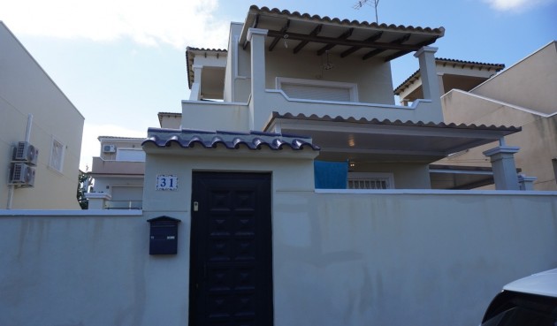 Resale - Villa -
Villamartin - Costa Blanca