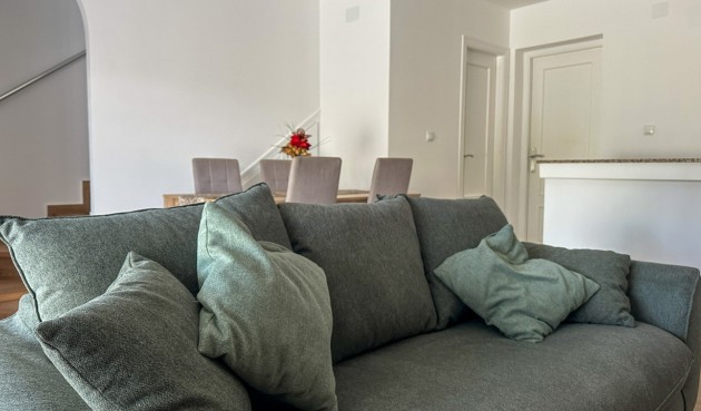 Resale - Villa -
Villamartin - Costa Blanca
