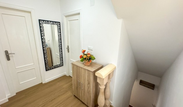 Resale - Villa -
Villamartin - Costa Blanca