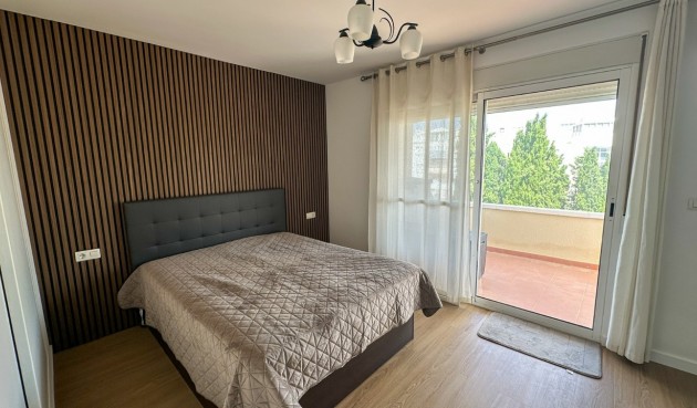 Resale - Villa -
Villamartin - Costa Blanca