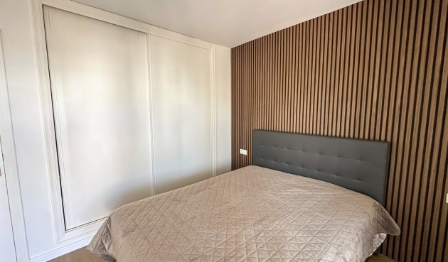 Resale - Villa -
Villamartin - Costa Blanca