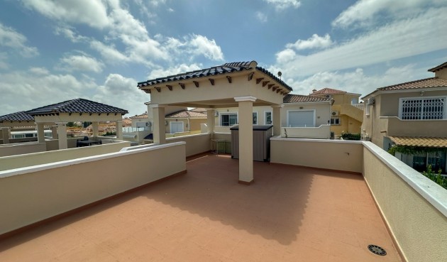 Resale - Villa -
Villamartin - Costa Blanca