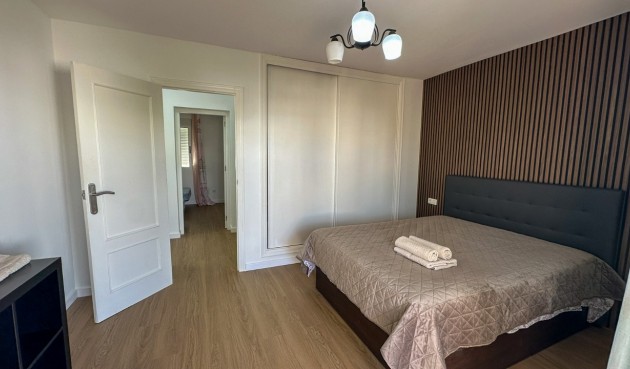 Resale - Villa -
Villamartin - Costa Blanca