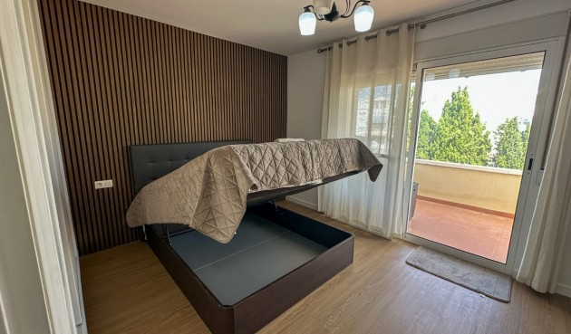 Resale - Villa -
Villamartin - Costa Blanca
