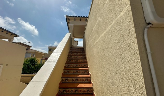 Resale - Villa -
Villamartin - Costa Blanca