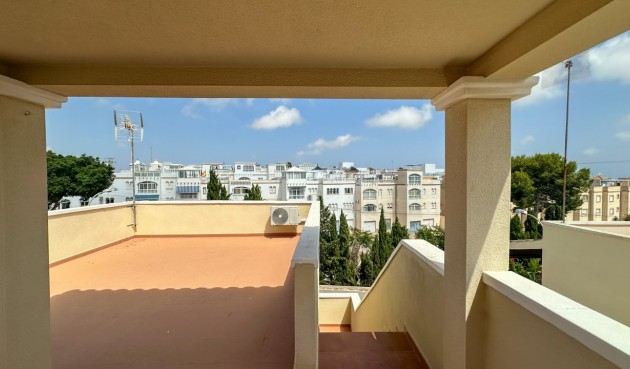 Resale - Villa -
Villamartin - Costa Blanca