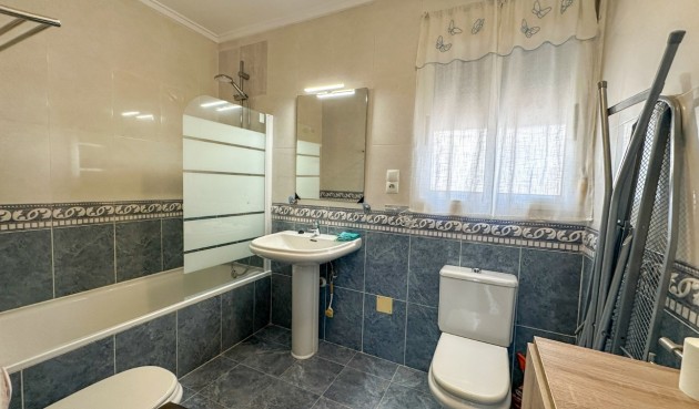 Resale - Villa -
Villamartin - Costa Blanca